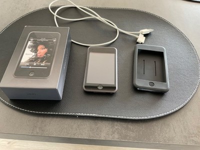 Apple iPod Touch 1st Generation 16GB Black Special Edition Macy Gray