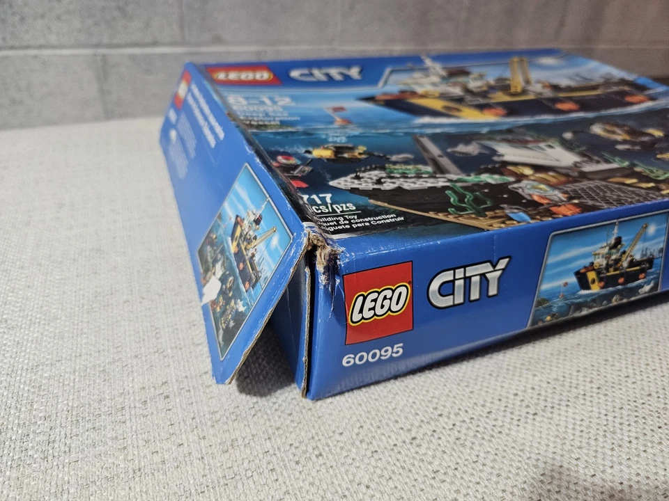 Buque de exploración LEGO CITY Deep Sea 60095 retirado - Nuevo, caja dañada Foto 2 de 4