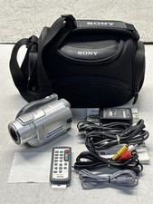 SONY HANDYCAM DCR-DVD405 WIDE LCD 3.0MP DVD CAMCORDER W/ ACCESSORIES IN BAG