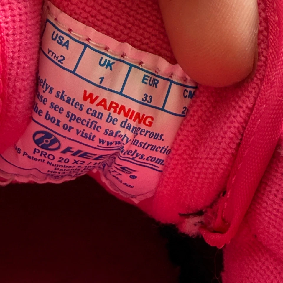 Usado en Excelente Condición Heelys Pro 20 X2 Negro Rosa Arco Iris Corazones Punk Moda Juvenil Talla 2 Patinador   Foto 4 de 4