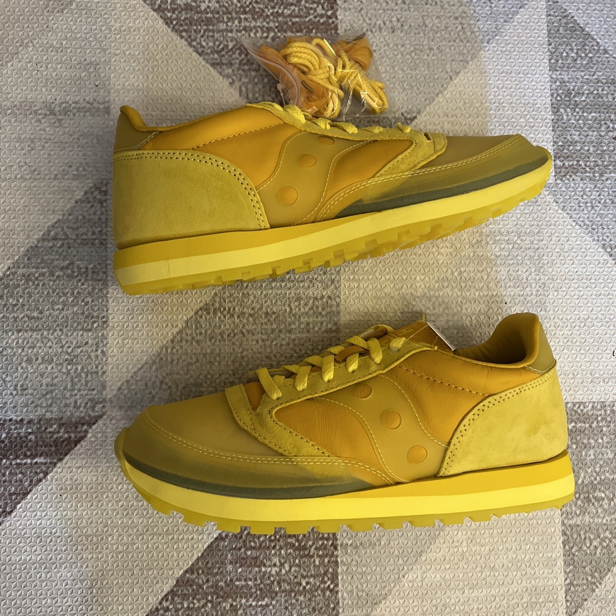 SAUCONY X HOMMEWRK TRINIDAD JAMES JAZZ 81 S70605 Lunch Box Yellow Size  NIB