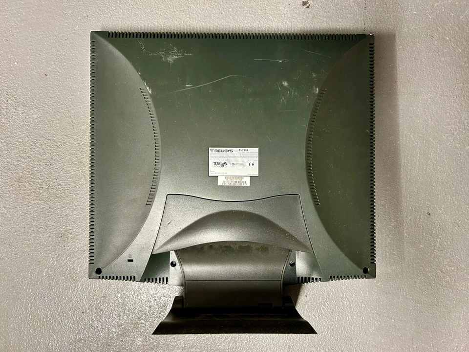 Relisys TL735s 17” Flat TFT Screen Computer Monitor with integrated speakers. - Image 2 of 2
