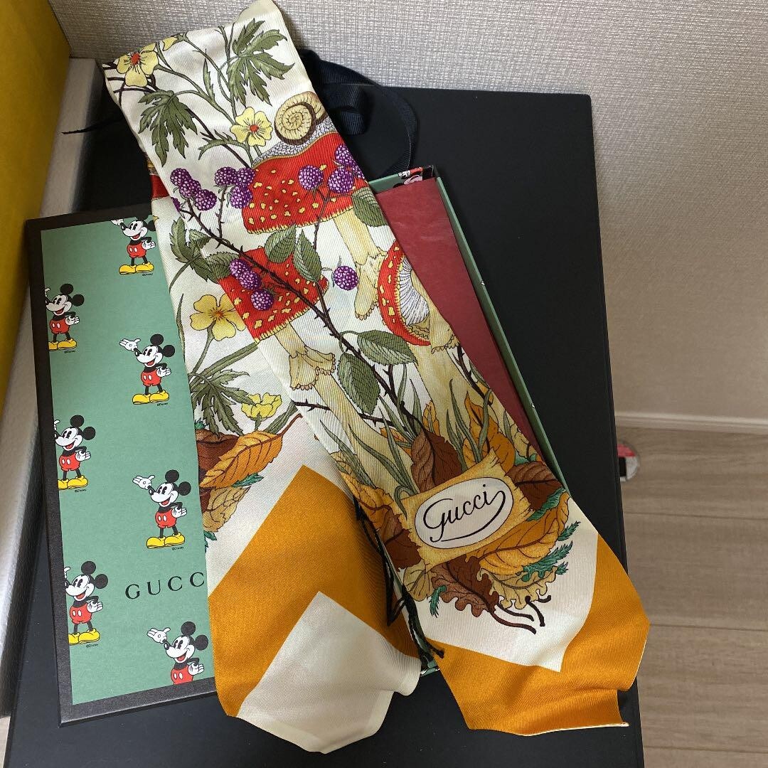 GUCCI x Disney collaboration 100% silk neck bow Made in iTaly