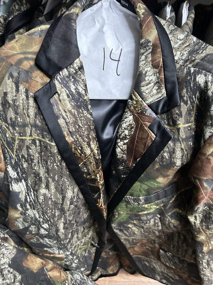 Boys Size 14 Mossy Oak Camo Tuxedo Coat & Pants Boot Cut - Image 3 of 3