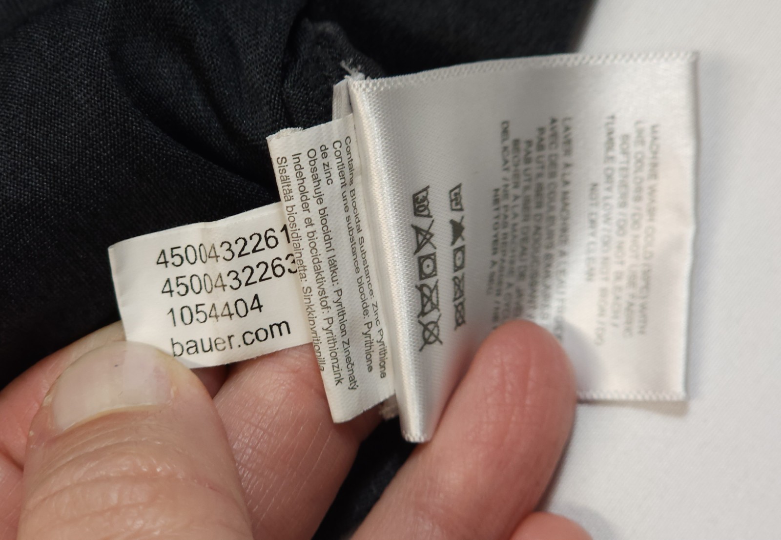 Bauer Team Boys/Youth Sz S Crew Neck Performance Undershirt ~Black/Red~