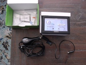 Garmin Nuvi 57LM 5 inch GPS Navigator READ! Missing Mount READ!