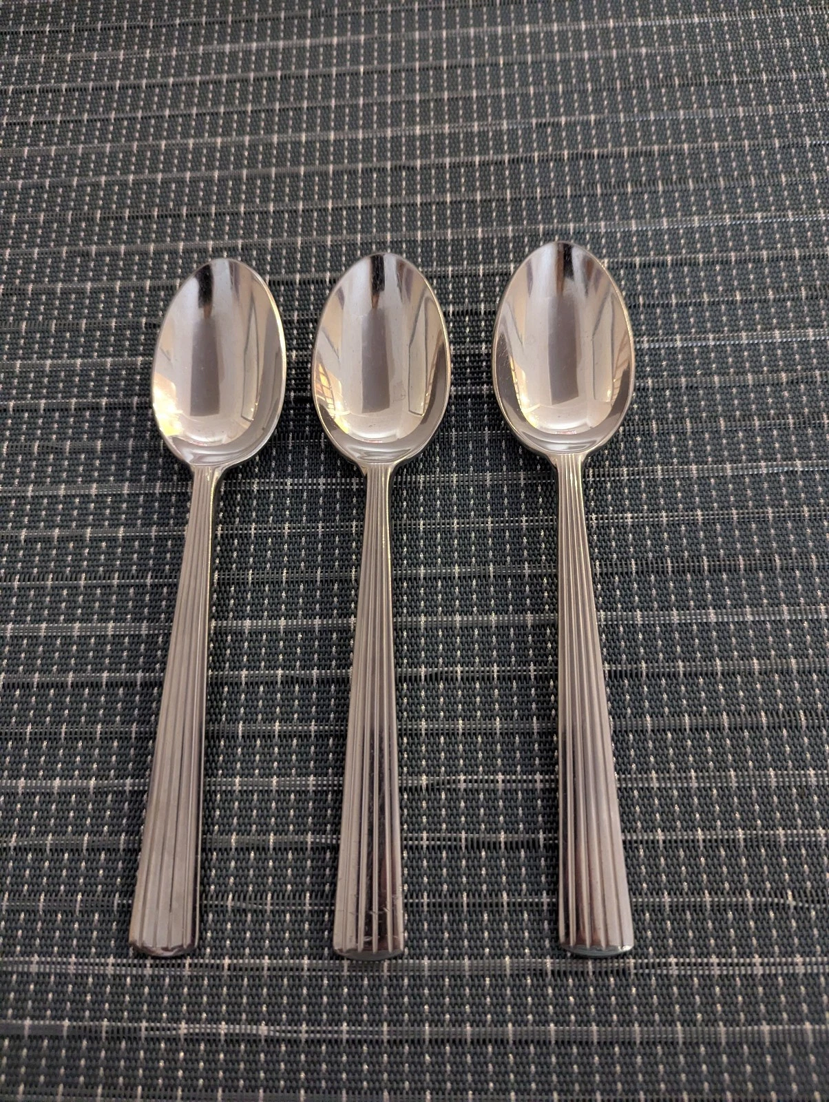 Reed & Barton DELPHI 18/8 Stainless Flatware 3 Soup Spoons Ribbed Handle