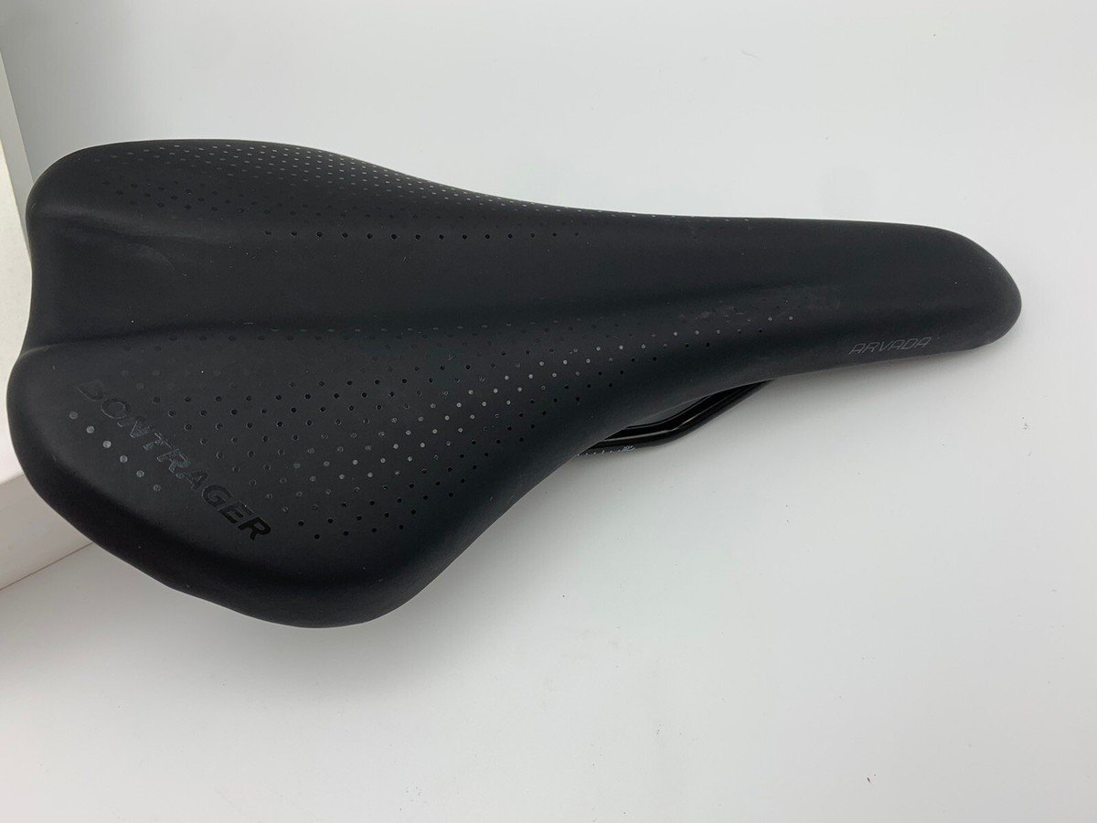 Bontrager Arvada saddle ② Light Use! Bontrager Arvada 7x7mm Steel Rails 142mm Bike