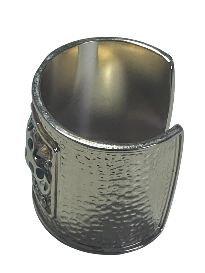 Brazalete ancho Lilly Pulitzer martillado metal dorado esmalte gato leopardo guepardo Foto 3 de 4