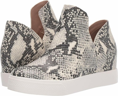 steve madden women's wrangle sneaker
