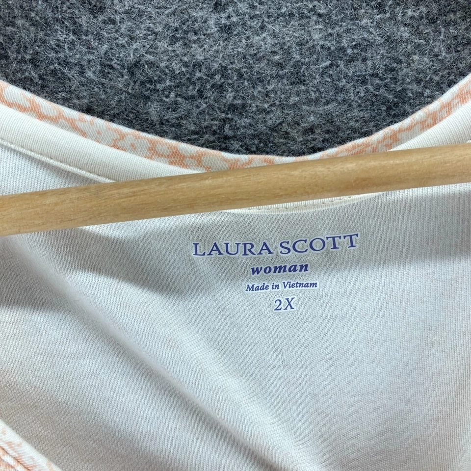 Camiseta Laura Scott Mujer 2X Plus Rosa Floral Cuello en V Manga Corta Algodón Informal Foto 3 de 4