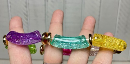 Fashionable Cracked Acrylic Colorblock Multicolor Bracelet Resin Stretch Bangle - Picture 4 of 5