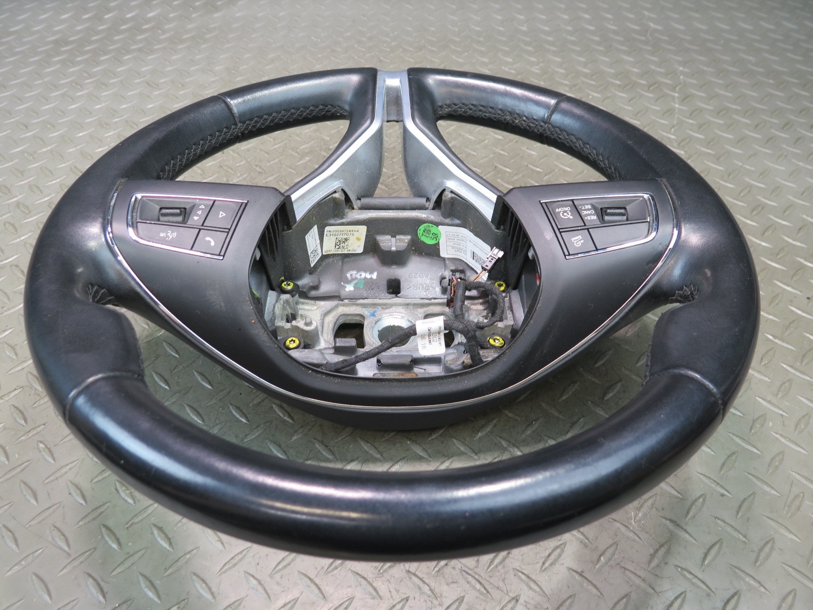 2017-2020 MASERATI LEVANTE M161 LEATHER STEERING BLACK W CONTROLS & SHIFTERS