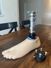Bulldog CP3-WH Below Knee Prosthetic Leg Left Foot Size 28  Avalon K2 Foot