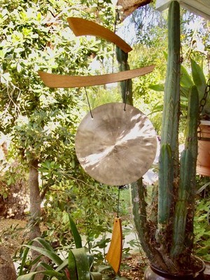 HANGING WOODSTOCK CHIMES EMPEROR GONG WIND CHIME in NATURAL WOOD and BRONZE
