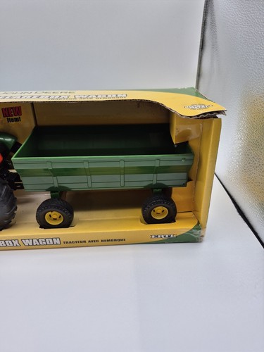 ERTL John Deere Tractor with Flarebox Wagon 1/16 Scale Die-Cast #37163 New - Picture 4 of 13