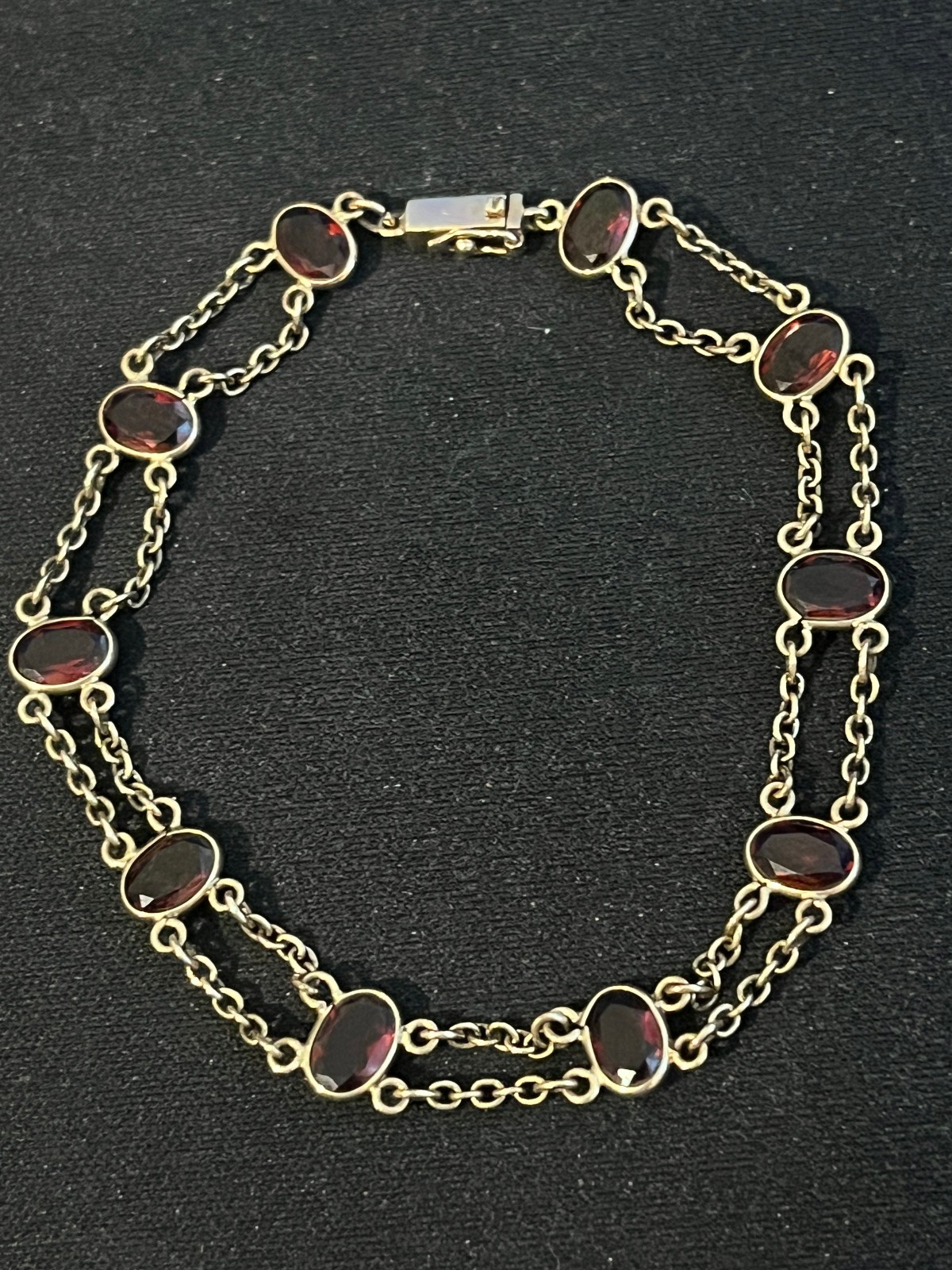 Brazalete de eslabones de cable doble de oro amarillo de 9 quilates con granates vintage totalmente sellado