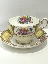 Vintage Tuscan England “Albany” Carlyle Style Footed Teacup & Saucer  Bone China