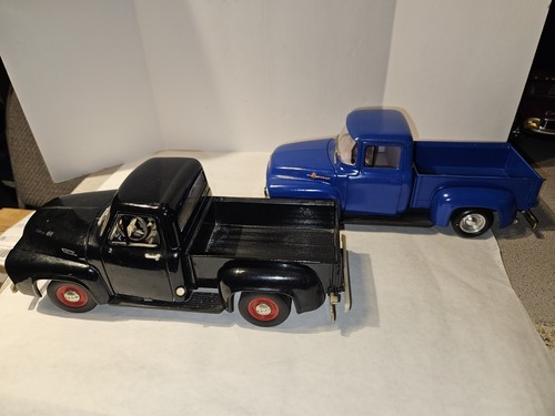 LOT OF 2 VTG. 1/18 SCALE FORD PICK-UP TRUCKS, F-100, 1956 ERTL/ 1953 ROAD TOUGH - Picture 3 of 21