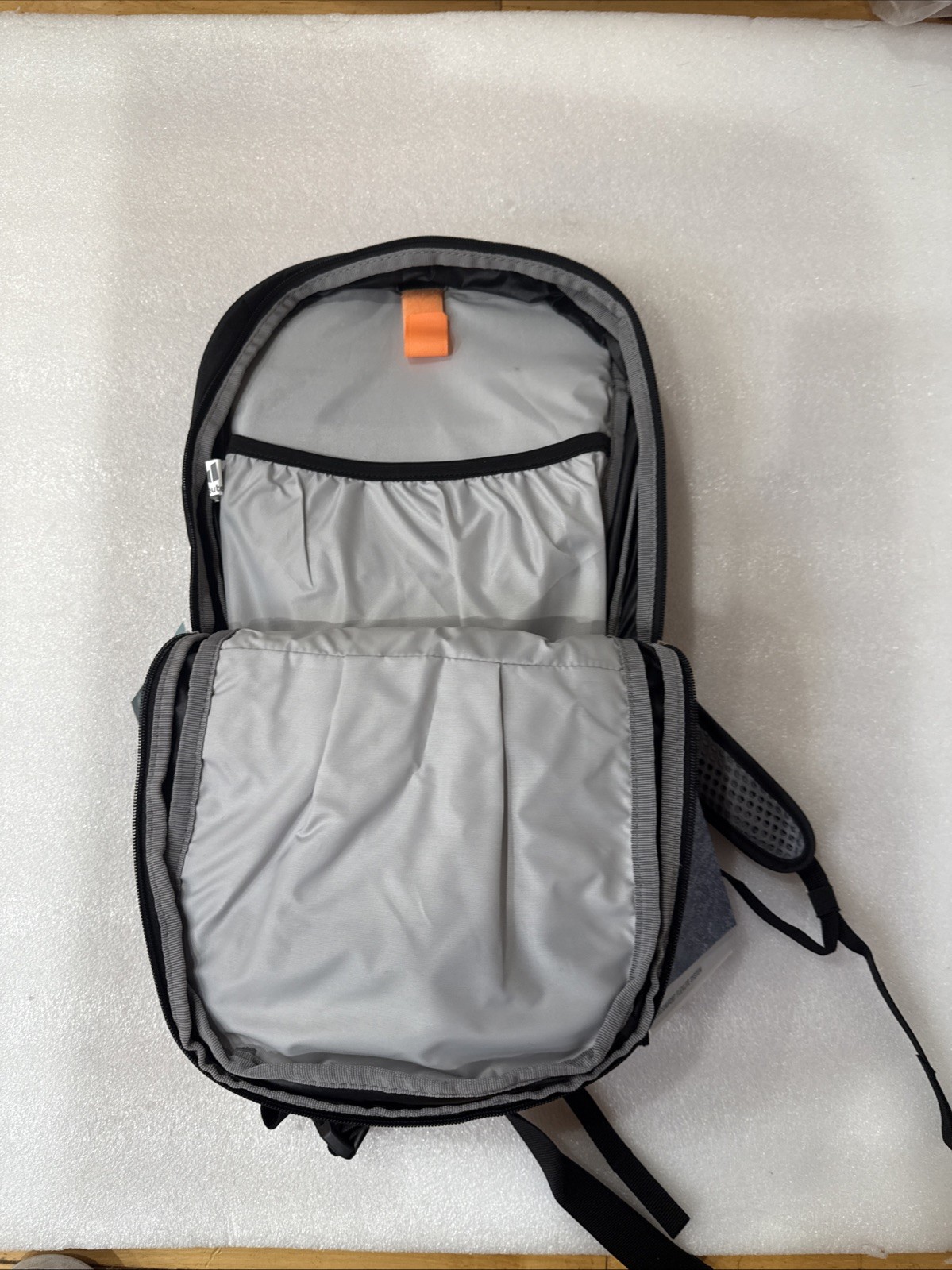 Deuter Race Exp Air 14+ 3 Bike Backpack Black NEW