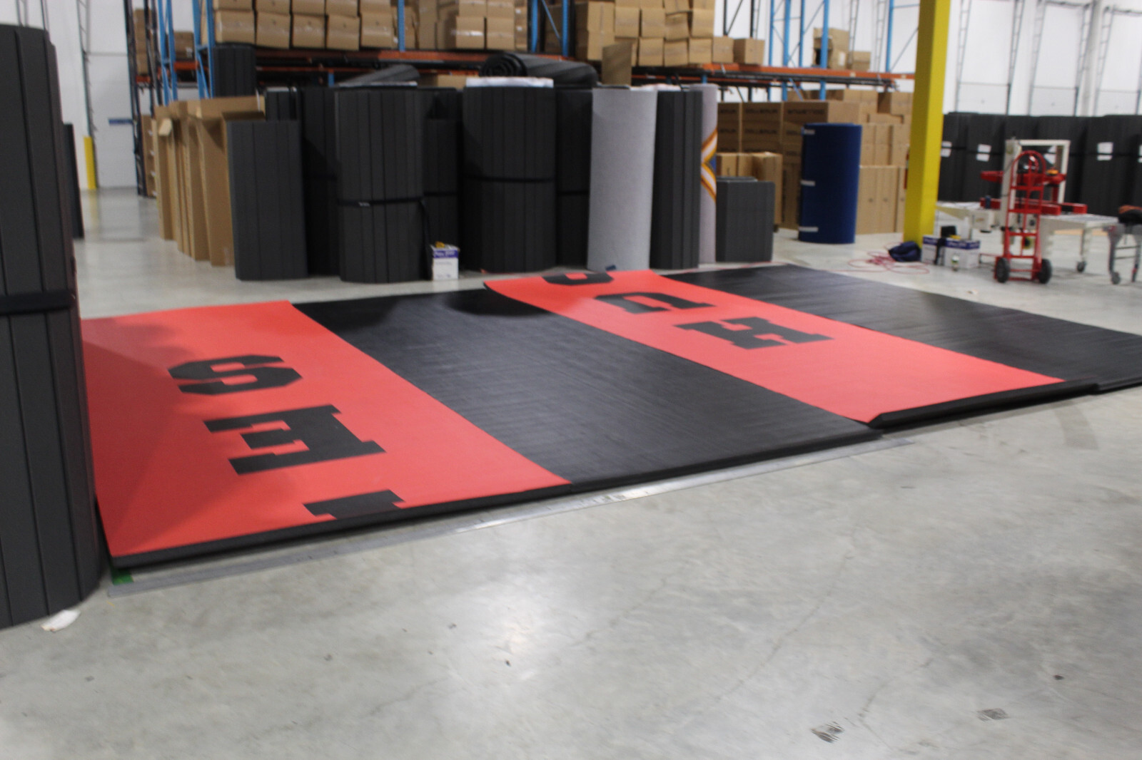 16' x 23' x 1 5/8" Dollamur FlexiRoll Wrestling Mat READ DESCRIPTION