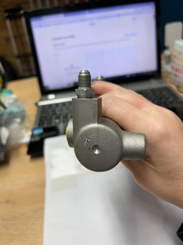 Cilindro maestro de freno VAG Audi A3 TT SEAT León Skoda VW 1.6 1.8 1.8T ATE K1-10 Foto 3 de 4