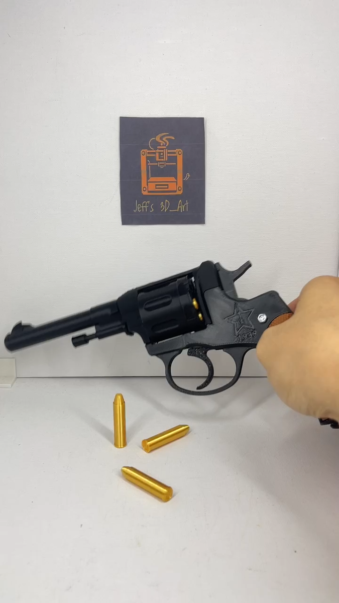 Nagant M1895 Classic Revolver WW2 Fidget 1:1 Black & Brown Prop
