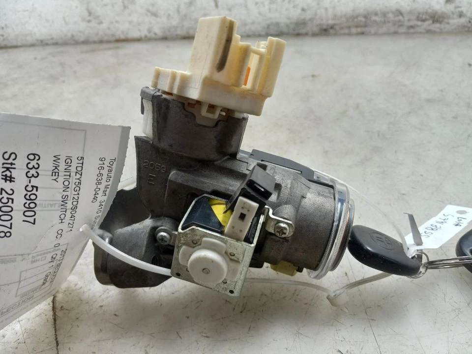 08-20 INTERRUPTOR DE ENCENDIDO CONVENCIONAL TOYOTA SEQUOIA CON LLAVE Foto 2 de 4