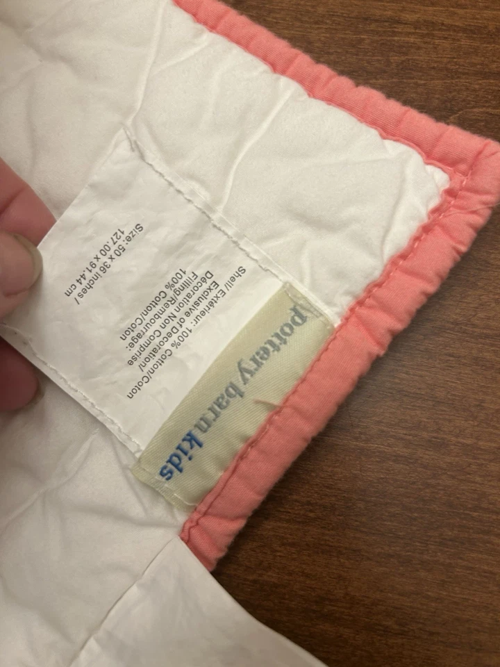 Edredón para cuna Pottery Barn Kids, volante antipolvo, sábana blanca con borde coral/rosa 34x 48 Foto 4 de 4