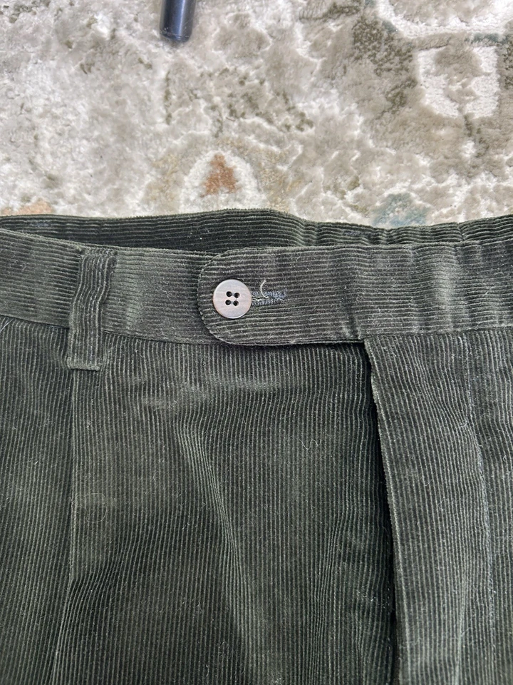 Pantalones de pana verde calce relajado Zanella para casi nuevo - Hechos en Italia 36 ¡GENIALES! Foto 2 de 4