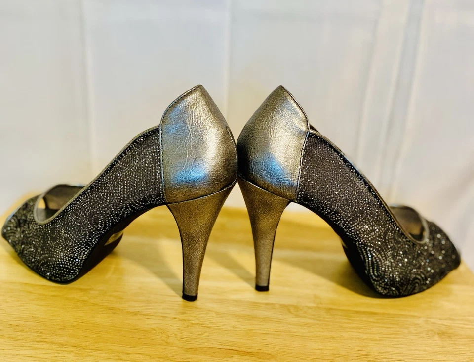 Tacones peep-toe negros brillantes Style & Co talla 10  Foto 4 de 4