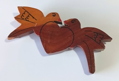 Vintage Two-tone Carved Wooden Brooch: Two Lovebirds Beside Central Heart