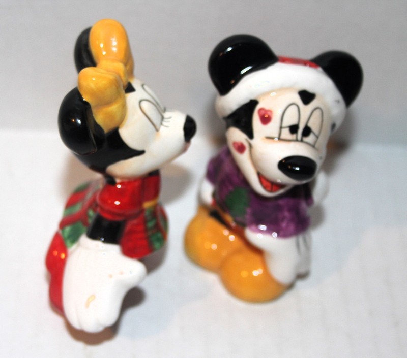 Disney Christmas MICKEY MOUSE Kissed by MINNIE MOUSE Salt & Pepper SHAKERS