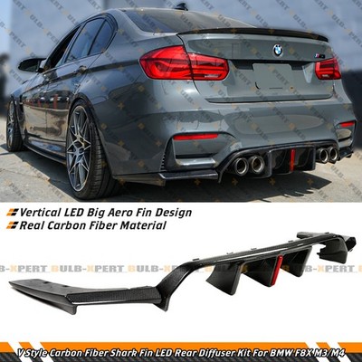 パーツ  F80 F82 For 2015-19 BMW F80 M3 F82 F83 M4 V Style Carbon Fiber LED Rear
