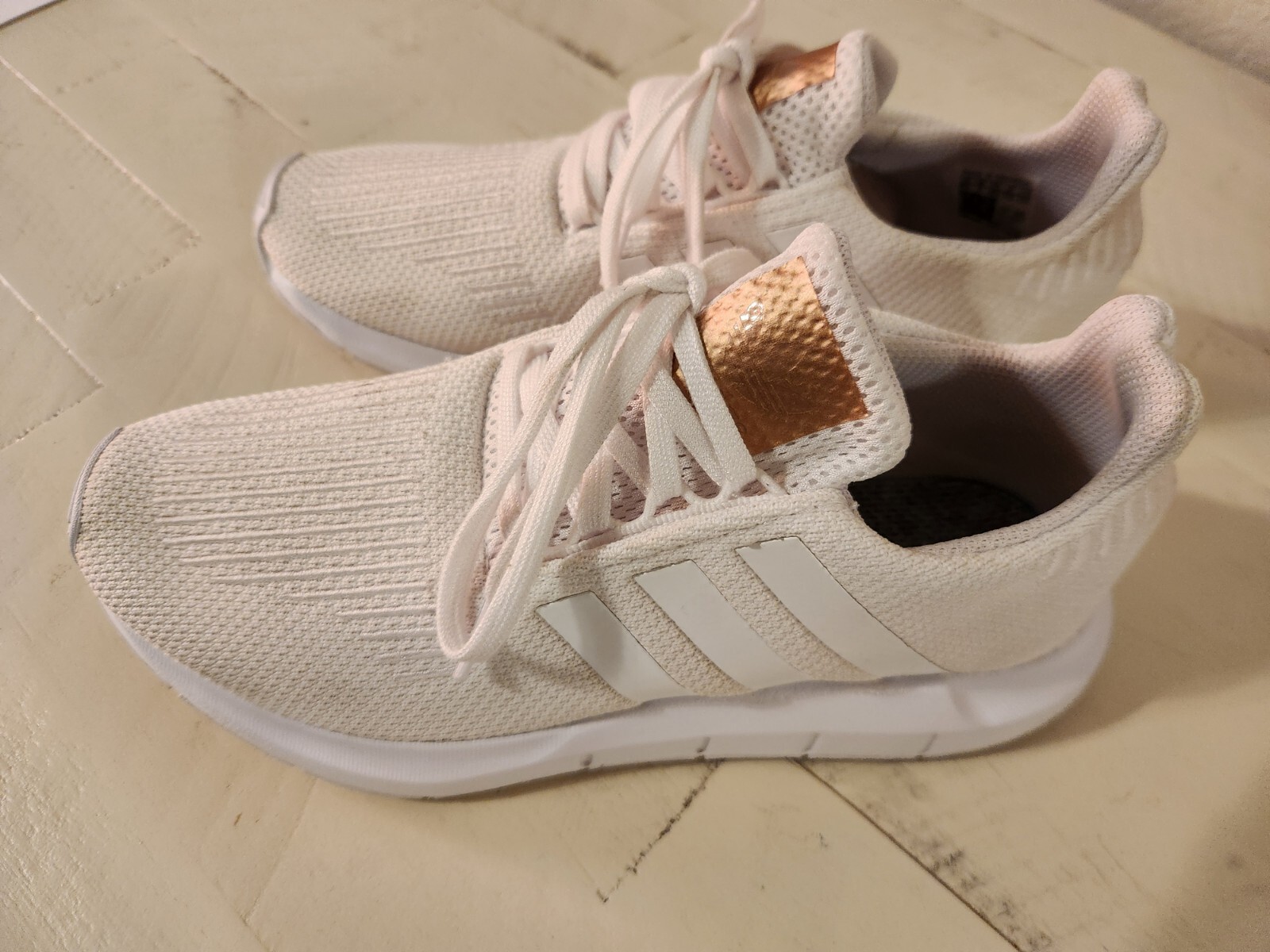 Women's Adidas Originals Swift Running Shoe White/Cop… Gem