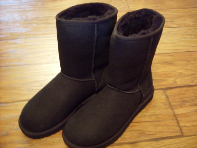 ugg classic short black size 8