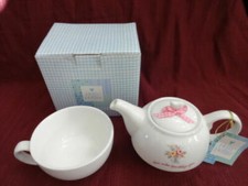 HOLLY HOBBIE Porcelain 4" Tall TEAPOT with CUP American Greetings 2006 NIB