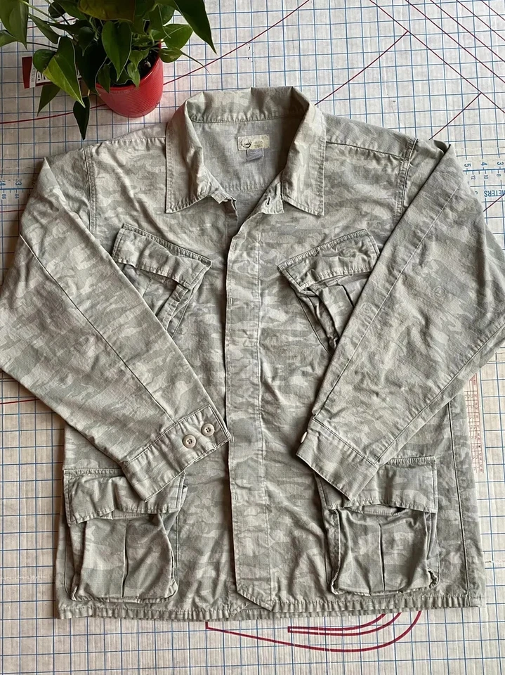 Jaqueta de Campo Militar Freahjive Rip Stop Camuflagem Tamanho XL Masculina Quatro Bolsos Frente - Imagem 2 de 4