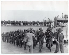 1965 ROK Korean Troops Arrive in Saigon Vietnam 8x10 Original News Photo