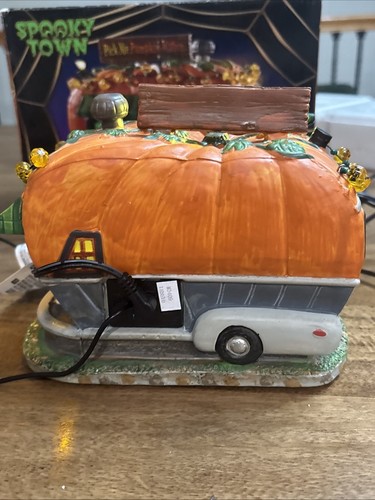 Lemax Spooky Town Pick Me Pumpkin Wagon Lighted Camper - Picture 7 of 13
