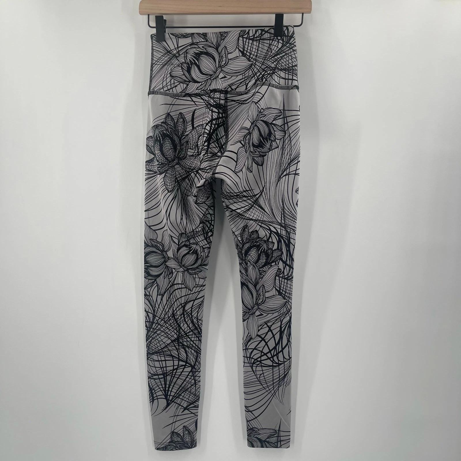 beyond-yoga abstract floral high waist flip it & reverse it leggings