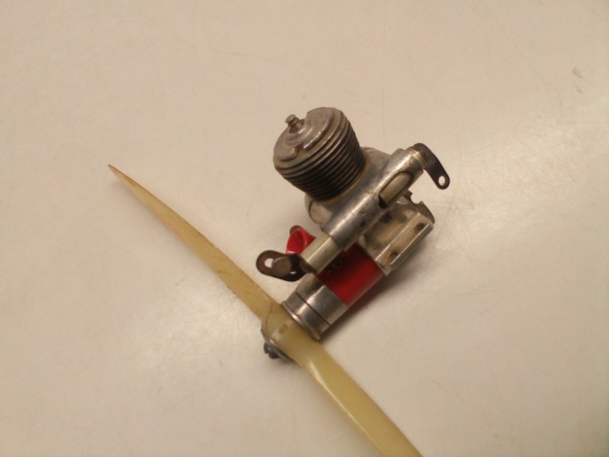 Cox Medallion .09 R/C With Combined carburetor/exhaust Model Cox Medallion .09 R/C With Combined carburetor/exhaust Model