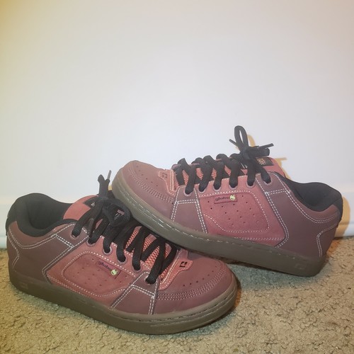 vintage globe skate shoes