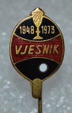 Vjesnik Surbek Primorac Table Tennis Yugoslavia enamel pin Abzeichen Tischtennis