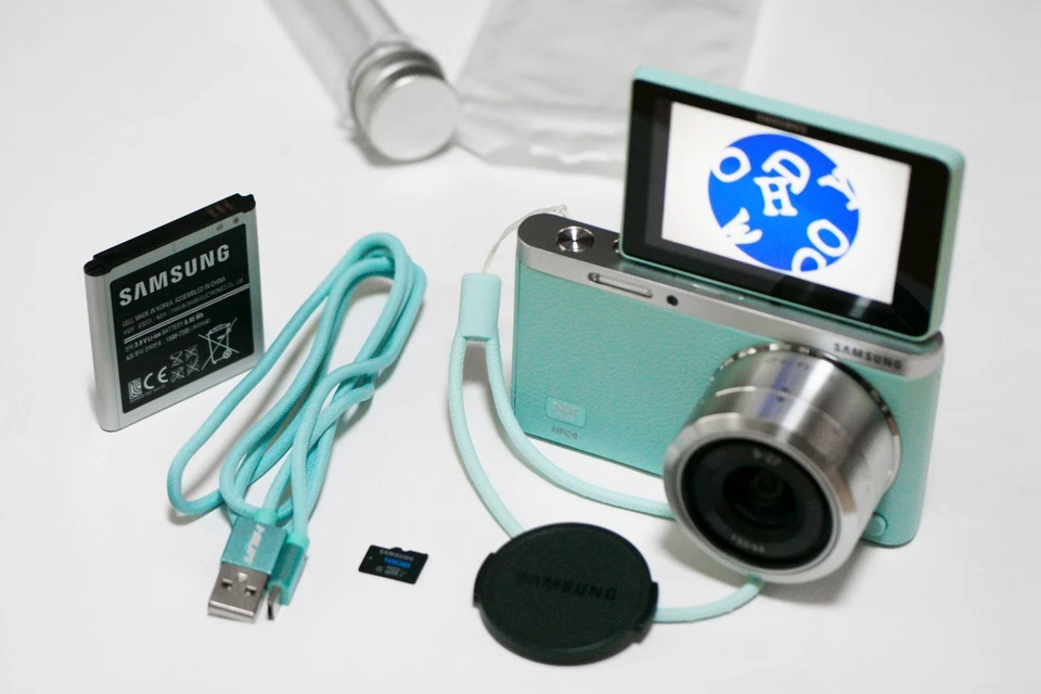 Samsung NX mini fotocamera con obiettivo NX-M 9-27 mm F3.5-5.6 ED OIS - Immagine 2 di 4