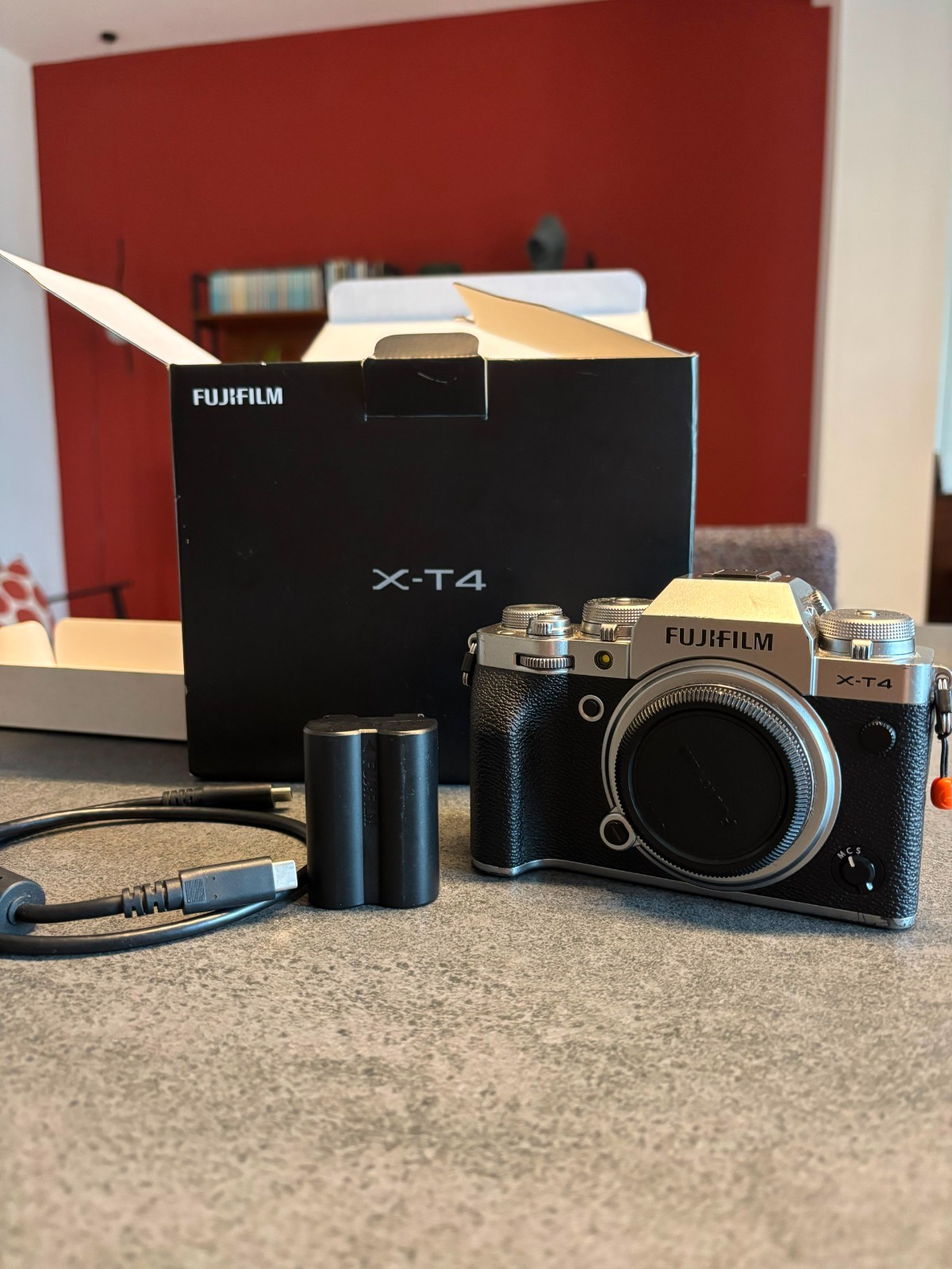 Fujifilm X-T4 Corpo - DA RIPARARE - AF e tasto di scatto difettoso. Riparabile.
