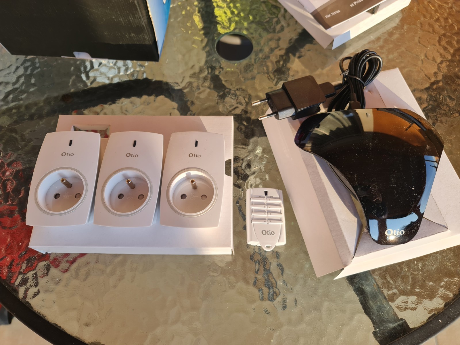Pack domotique OTIO et 3 prises connectées pour contrôle radio 2300W