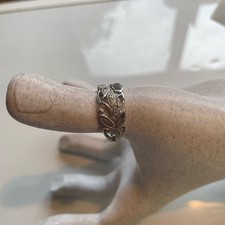 Elegant Silver Leaf Design Ring