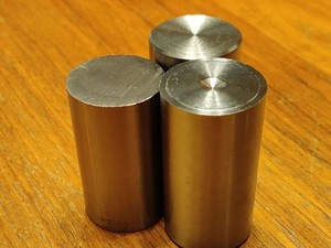 Titanium Round Stock 6Al4V (Gr. 5) Bar Ends - 1.375" Dia. X 2.250"L