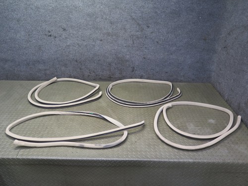 95-00 LEXUS UCF20L LS400 SET OF 4 FRONT & REAR DOOR WEATHERSTRIP SEAL IVORY OEM